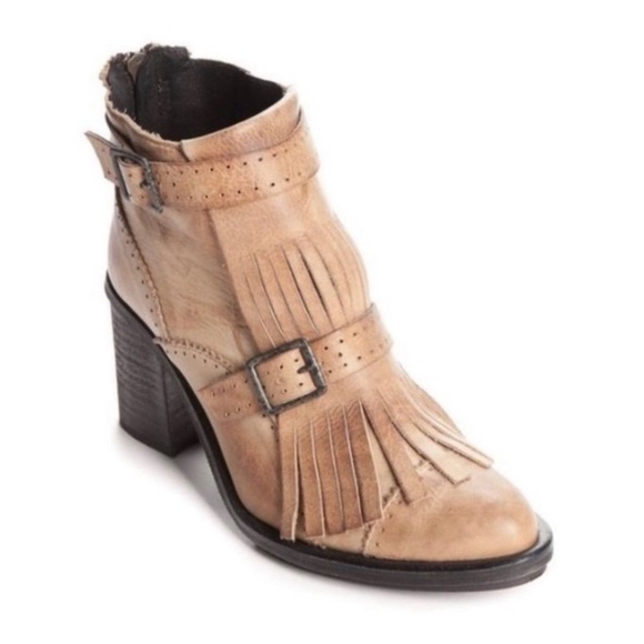 Free People Kiltie Tan Circle Back Heel Booties 7.5 - Picture 2 of 12